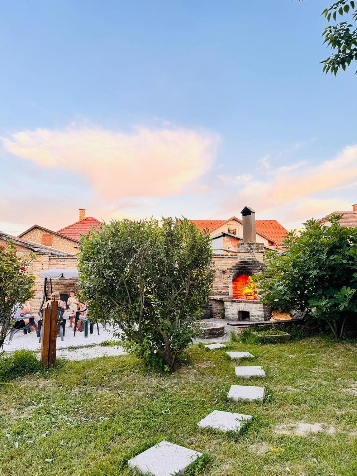 Pensiunea Schwartzy Hotel Makó Екстериор снимка