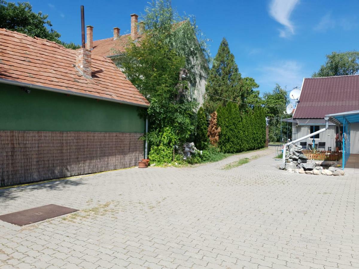 Pensiunea Schwartzy Hotel Makó Екстериор снимка